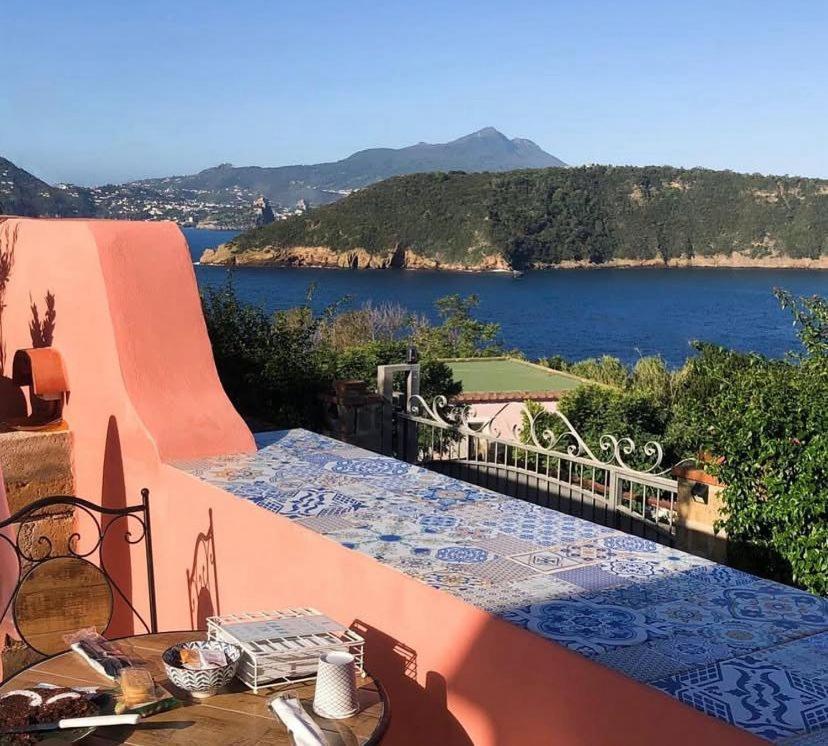 Sole Chiaro Home Procida Bagian luar foto